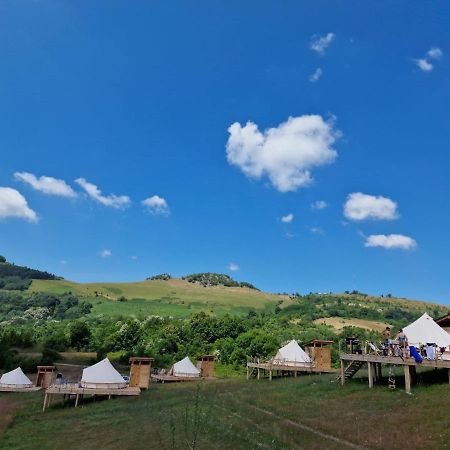 The Hunters Glamping 호텔 Ciudanovita 외부 사진