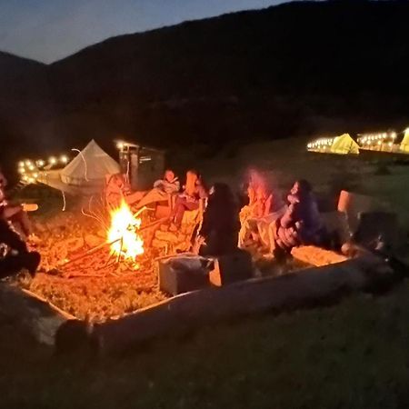 The Hunters Glamping 호텔 Ciudanovita 외부 사진
