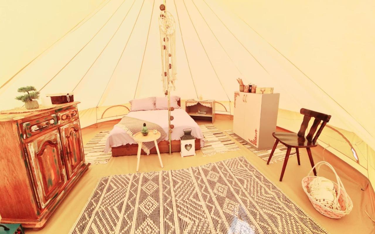 The Hunters Glamping 호텔 Ciudanovita 외부 사진