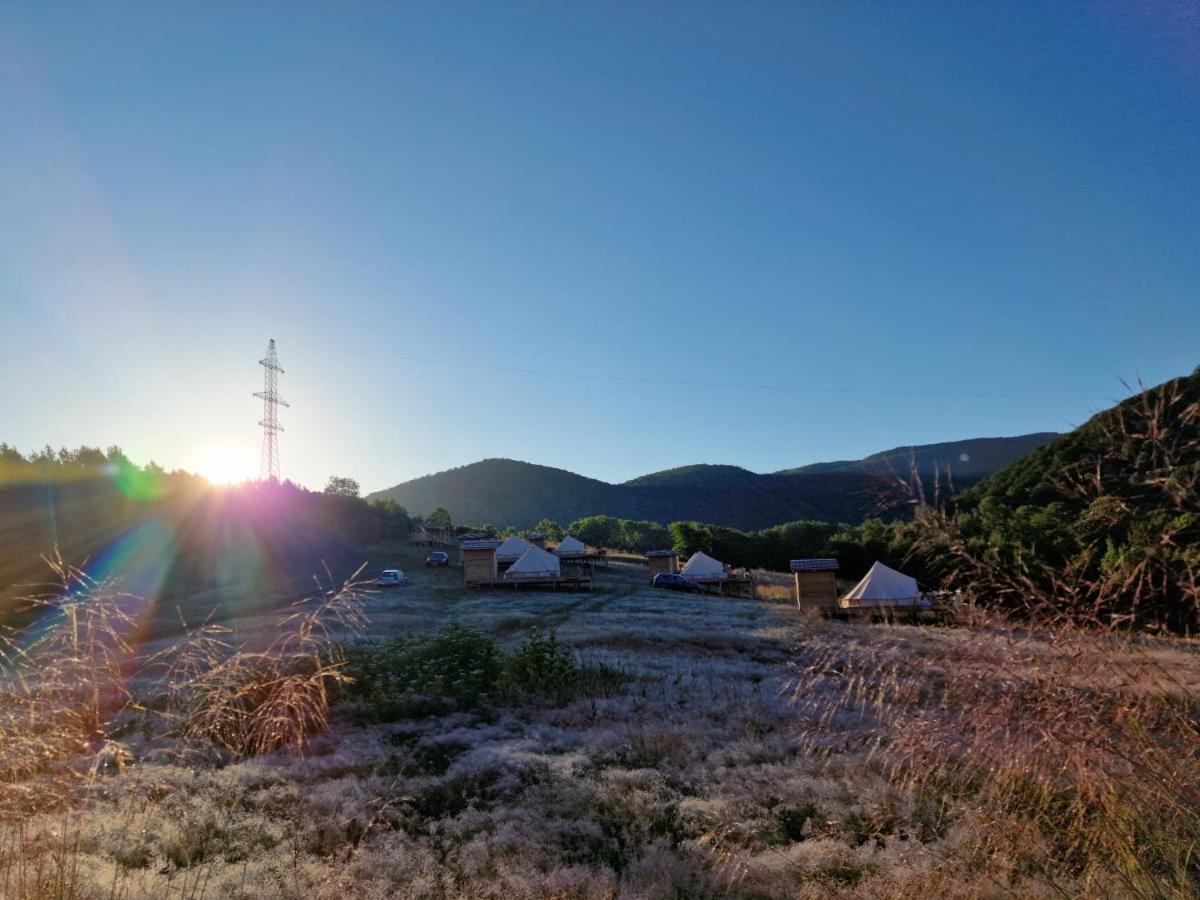 The Hunters Glamping 호텔 Ciudanovita 외부 사진