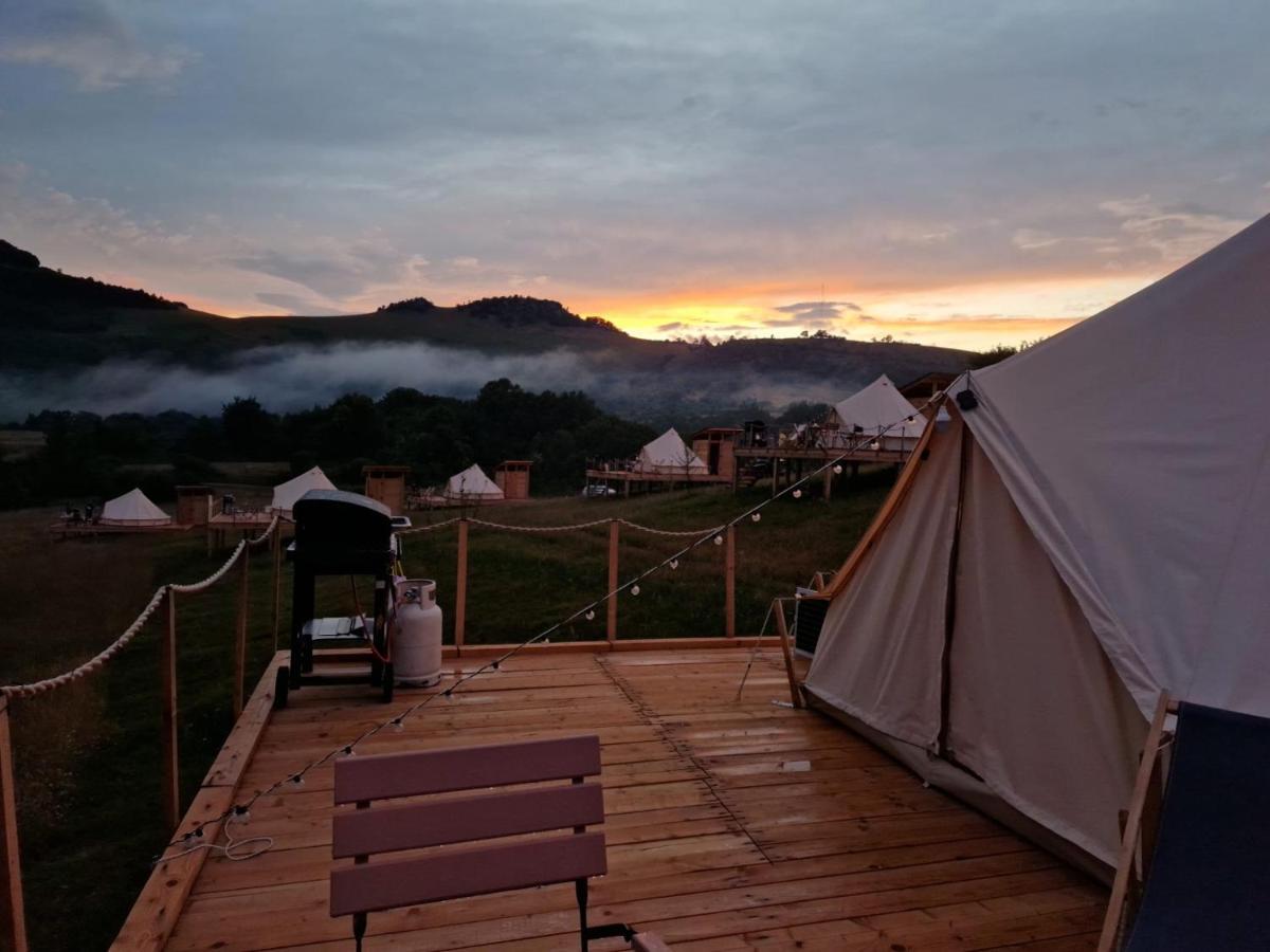 The Hunters Glamping 호텔 Ciudanovita 외부 사진