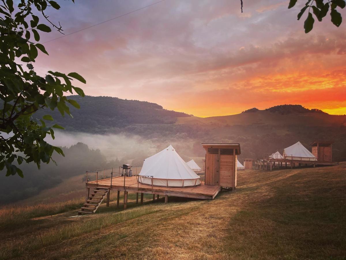 The Hunters Glamping 호텔 Ciudanovita 외부 사진
