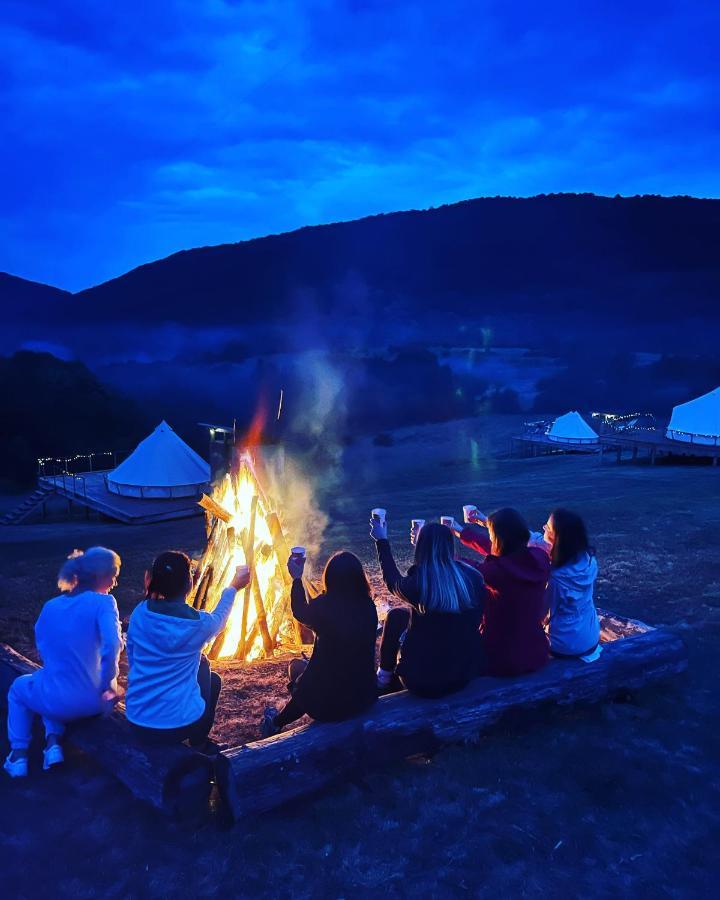 The Hunters Glamping 호텔 Ciudanovita 외부 사진