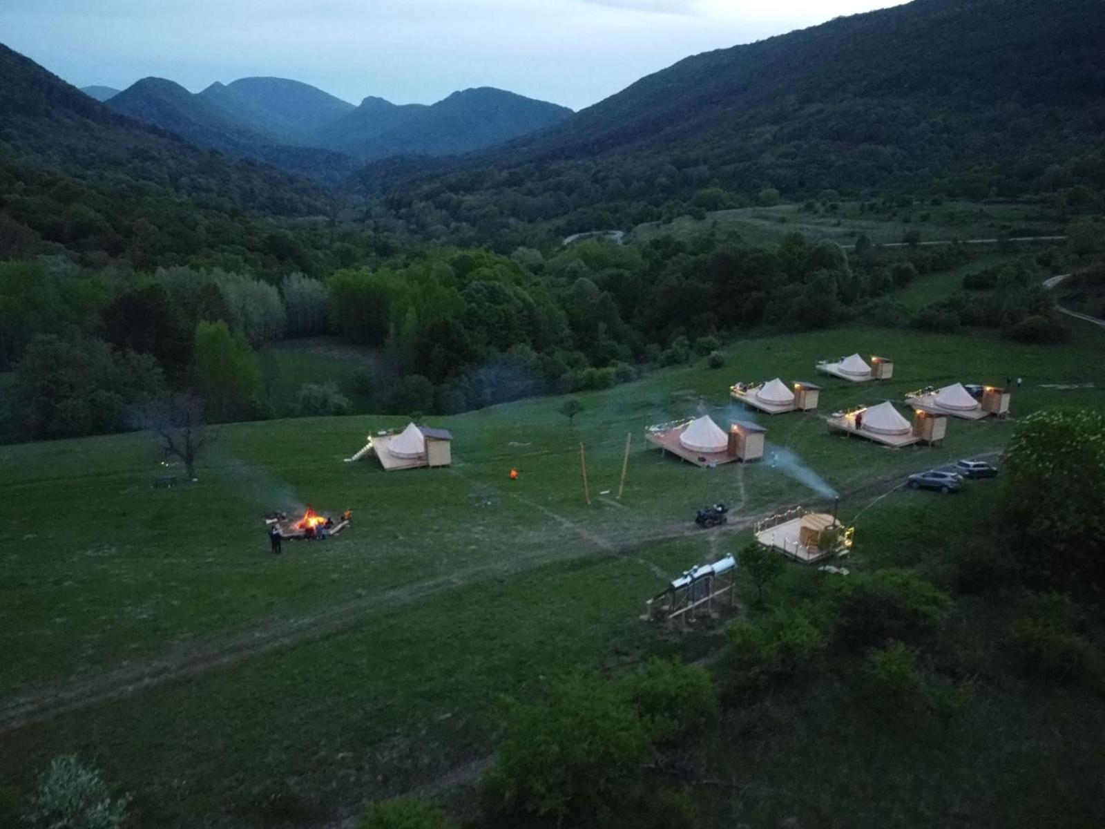 The Hunters Glamping 호텔 Ciudanovita 외부 사진